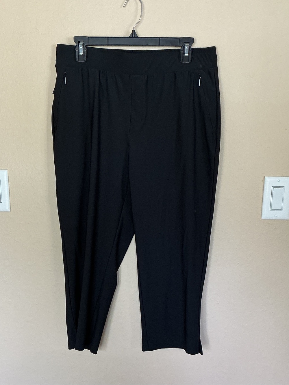 Men's Black Stretch Pull-On Dress Pants